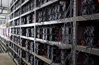 Solar panels powering a large-scale mining farm in the USA